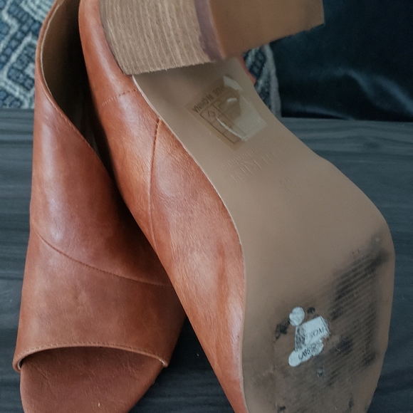 Catherine Malandrino shoes - Picture 5 of 6